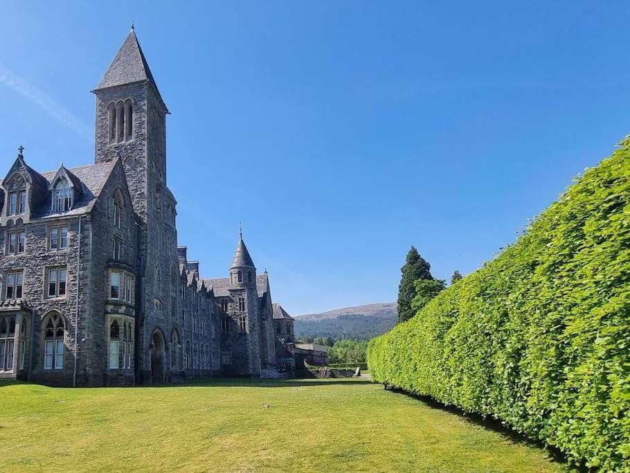 Апартаменты Loch Ness - Luxury Highland Retreat In Scotland Форт Аугустус Экстерьер фото