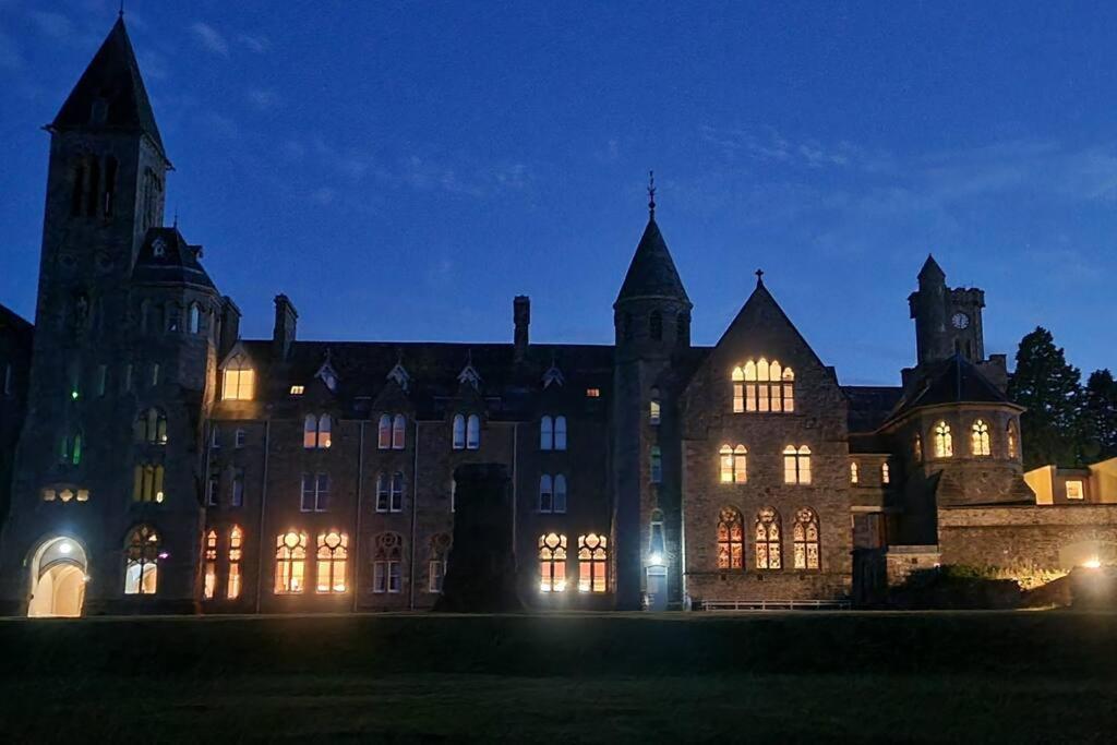 Апартаменты Loch Ness - Luxury Highland Retreat In Scotland Форт Аугустус Экстерьер фото